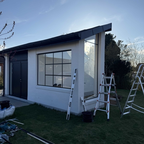 Montering af vinduer i Vejle – moderne glaspartier til udhus